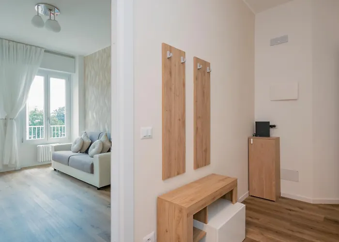 I Host - Campiglio 13 * Milano