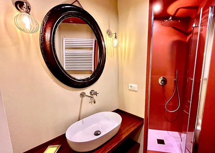 Elegant Historic On A Tree-lined Avenue Near Cadorna Station And Last Supper