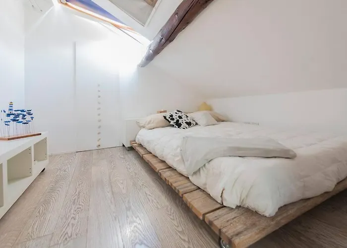 Design&terrazzo A 5 Min Dal Centro - Laura's House Lägenhet