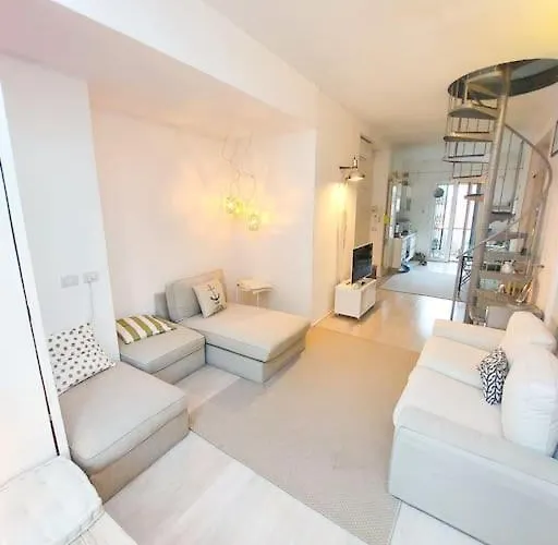 Lägenhet Design&terrazzo A 5 Min Dal Centro - Laura's House *