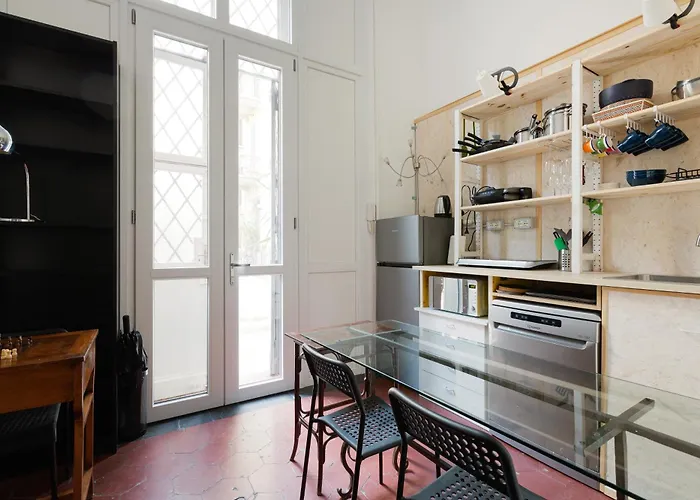 Guesthost - Cadore - Urban Retreat Apartment! *