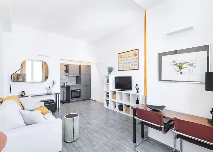 Easylife - Moderno E Luminoso In Repubblica *