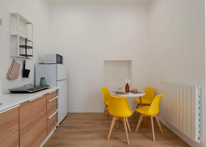 Xenia - Renovated Flat In Navigli Area