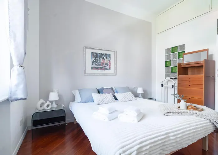 Roomy Flat With Garage - Porta Romana *