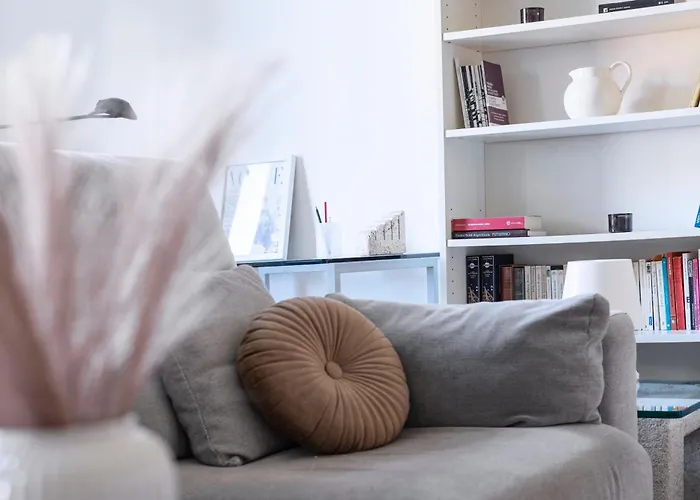 Roomy Flat With Garage - Porta Romana Milán