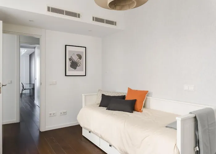 Repetti Design - 10 Min To Centre & Airport *