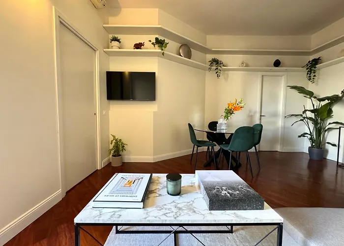 Urban Jungle 4 - Darsena Apartment *