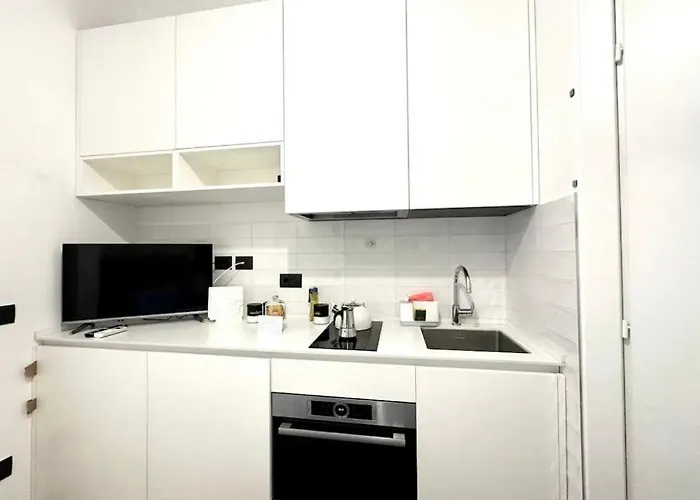 Small House Near The Station Milan