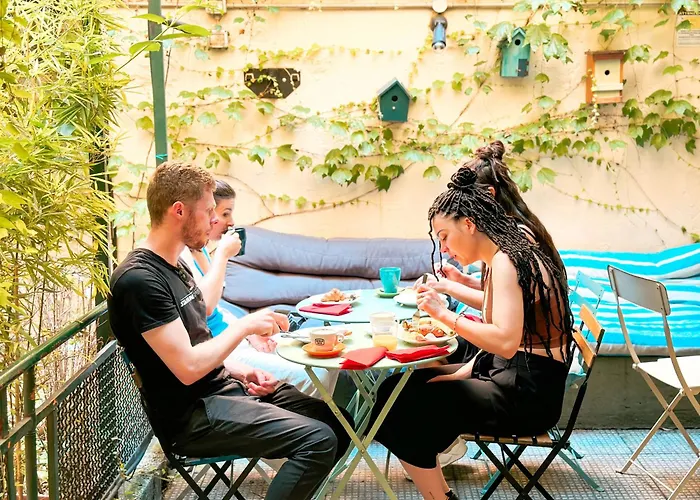 贝罗格兰德旅舍 旅馆 *