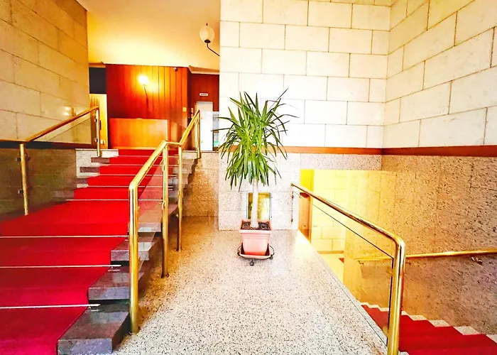 - Charlize - In The Heart Of Appartement