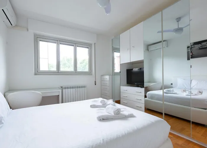 아파트 Easytopstay - San Siro Large Flat *