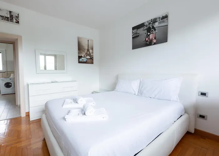 Easytopstay - San Siro Large Flat *