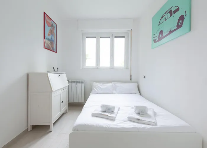 Easytopstay - San Siro Large Flat Appartement Milaan