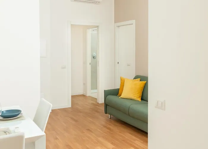 Exclusive Apartment - Next To The Metro *