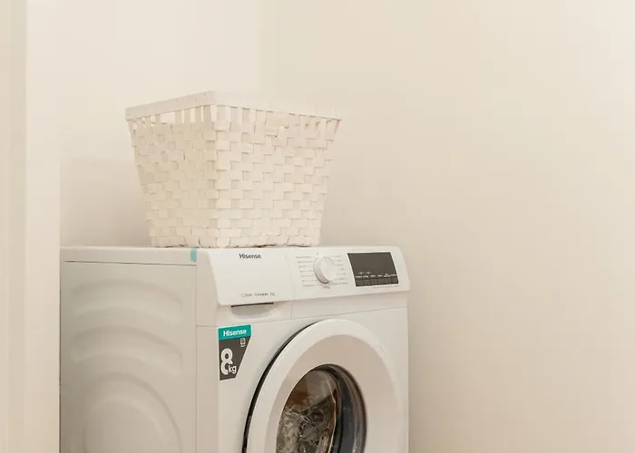 Exclusive Apartment - Next To The Metro Милан