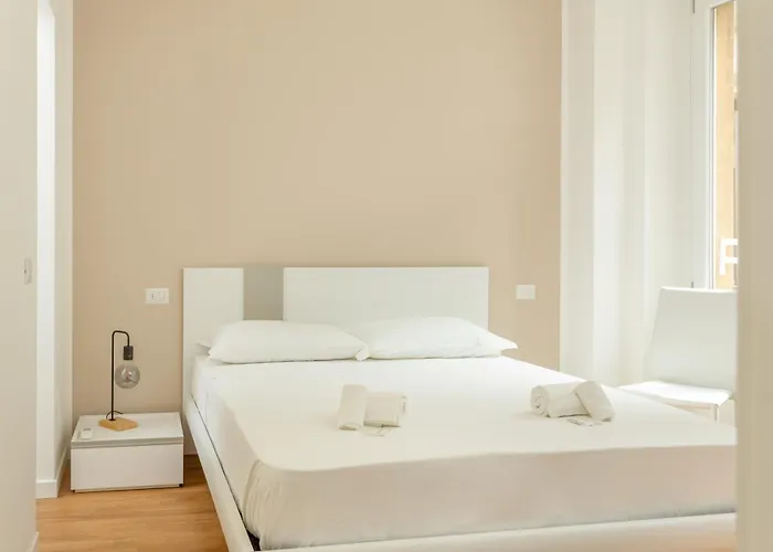 Exclusive Apartment - Next To The Metro