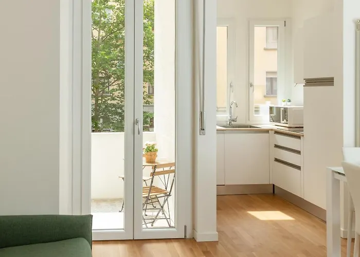 Exclusive Apartment - Next To The Metro Апартаменты