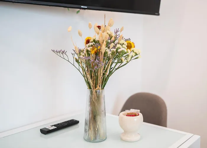 Duomo And Navigli - Cozy And Quiet With Park View Apartment Milan