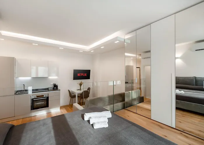 Duomo And Navigli - Cozy And Quiet With Park View Apartment Milan