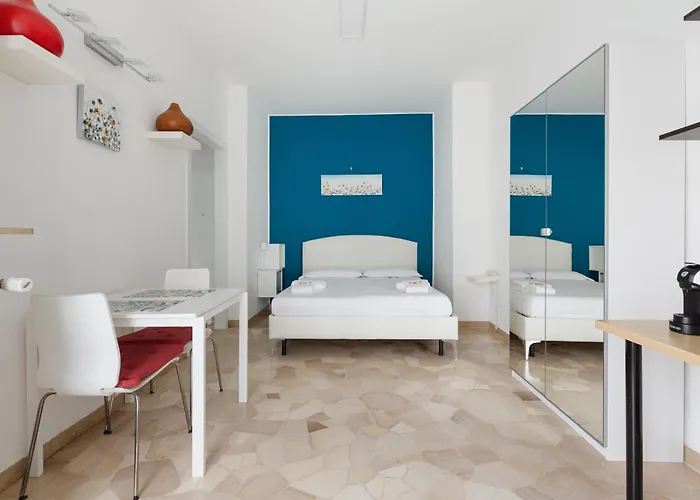 Apartment Lorenteggio-piazza Frattini Balcony Milan