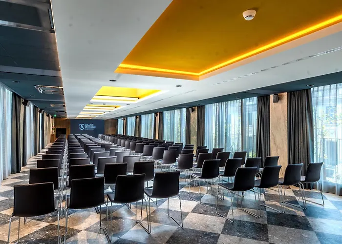 Verticale | Esperienze Hotel Mediolan