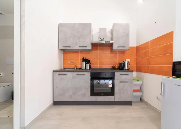 Ihost - Cislaghi 4 * Milano