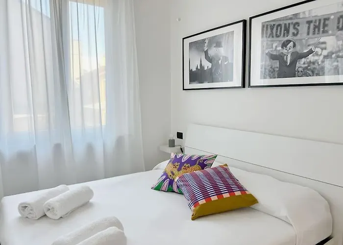 Sunnyflat Near Navigli E Bocconi Apartment *