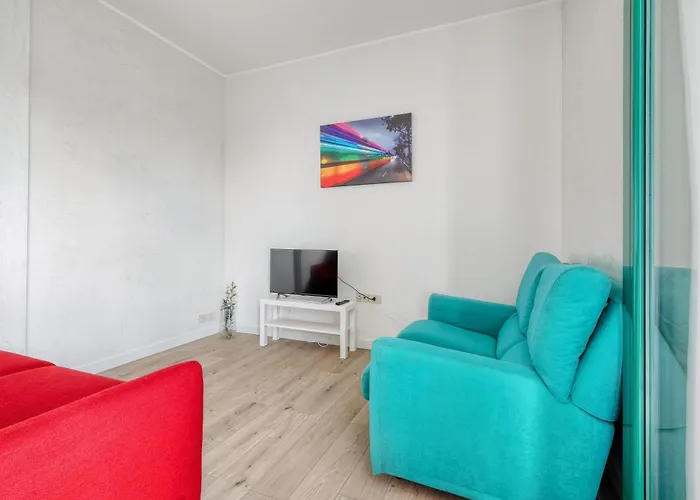 Rainbow House Via Dei Carafa *