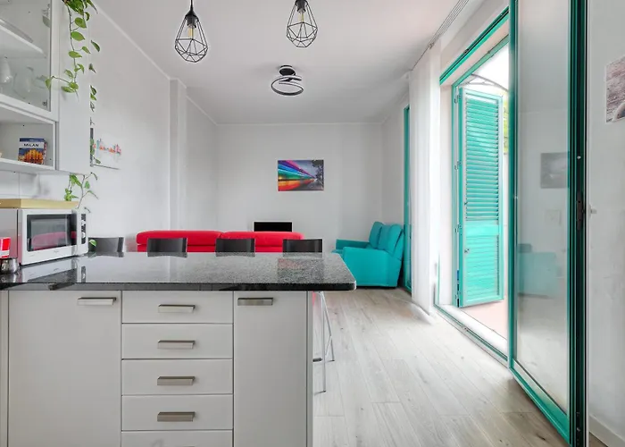 דירה Rainbow House Via Dei Carafa מילאנו