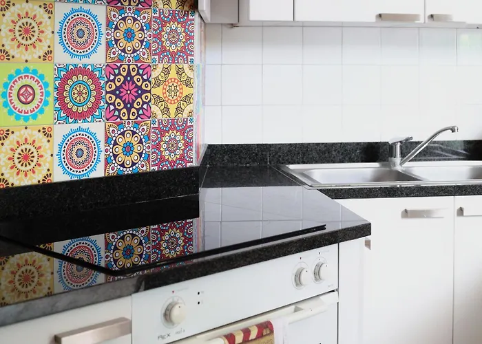 Rainbow House Via Dei Carafa * Milánó