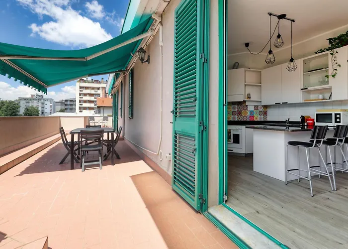 Rainbow House Via Dei Carafa