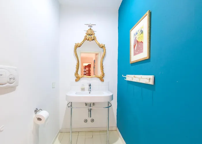 Station/duomo Area Stylish