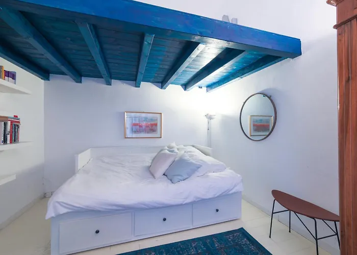 Apartment Station/duomo Area Stylish