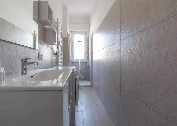 Luminoso Monolocale Zona Fondazione Prada Apartmán