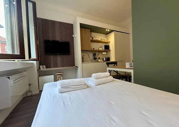 Kibilu - Via Cagnola - Arco Della Pace - Mm Moscova *