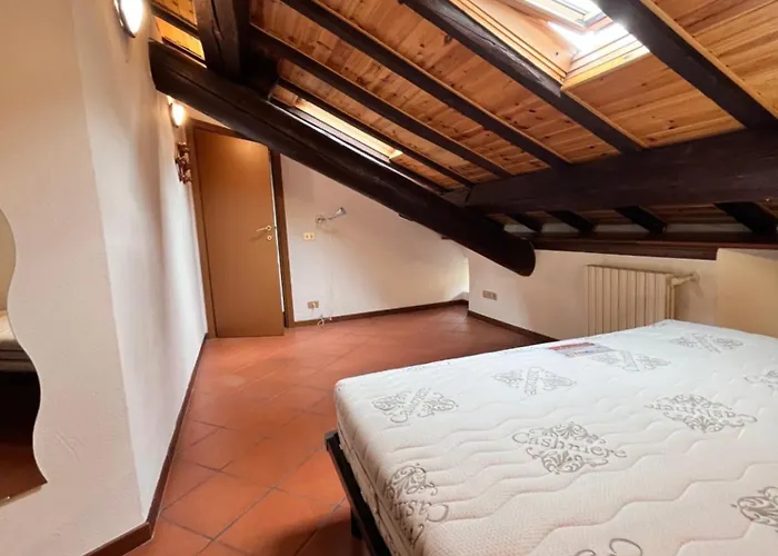 Appartement Bilocale Mansardato Farini