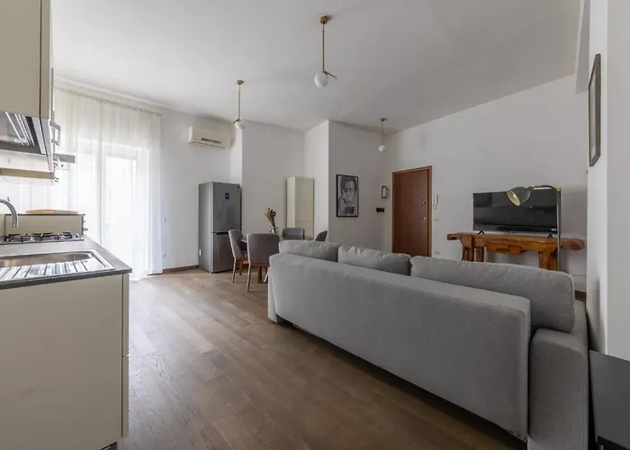 Arena 35 - Leia Hospitality *