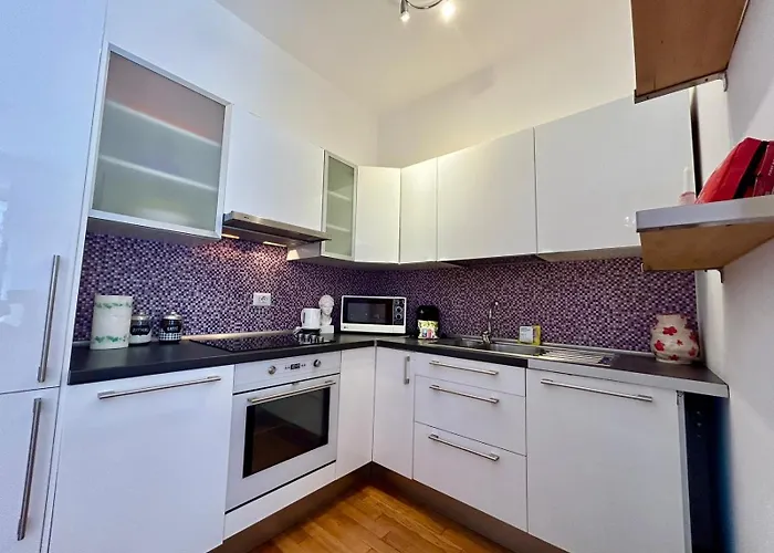 Kibilu - Via Morosini - Policlinico - Centro Citta * Milaan