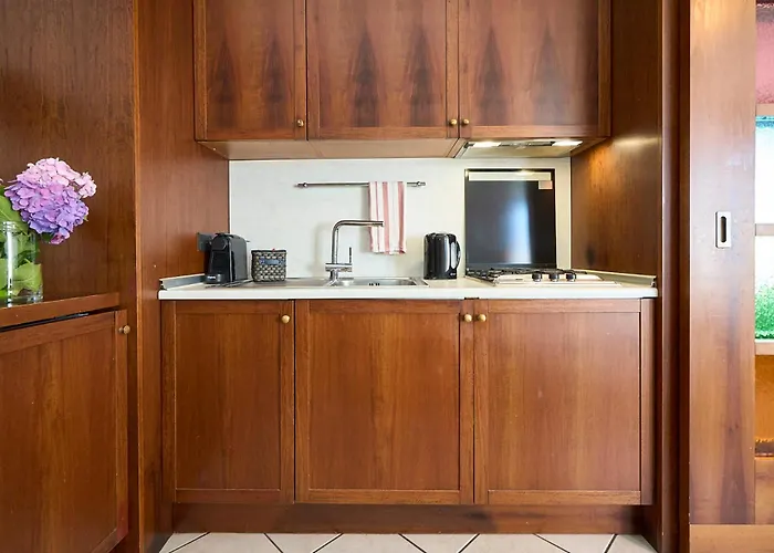 -luminosa 5 Stars With Balcony- Wifi Netflix 15 Minutes From Duomo Milano