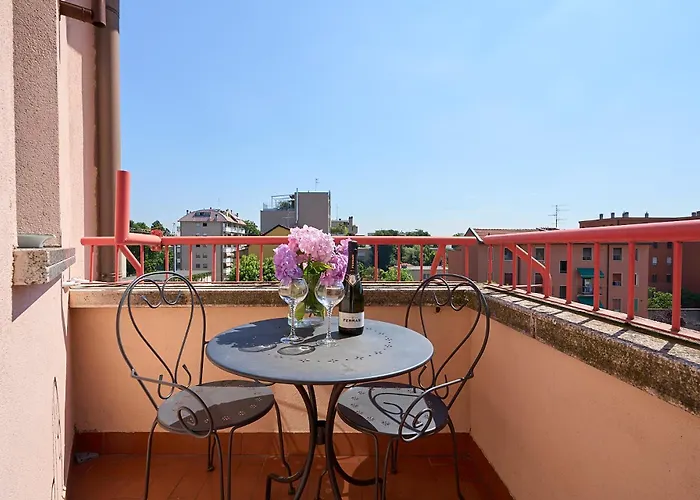 Appartamento -luminosa 5 Stars With Balcony- Wifi Netflix 15 Minutes From Duomo *