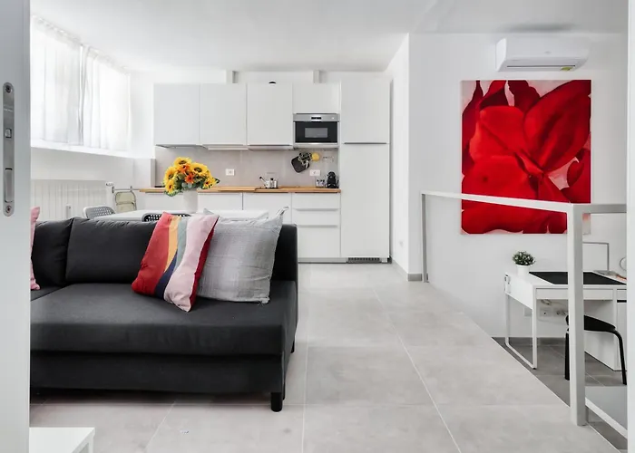 Red Cannas, Cozy In Life District מילאנו