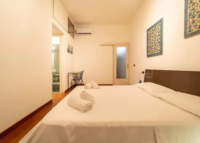 Quiet In Porta Venezia Apartment