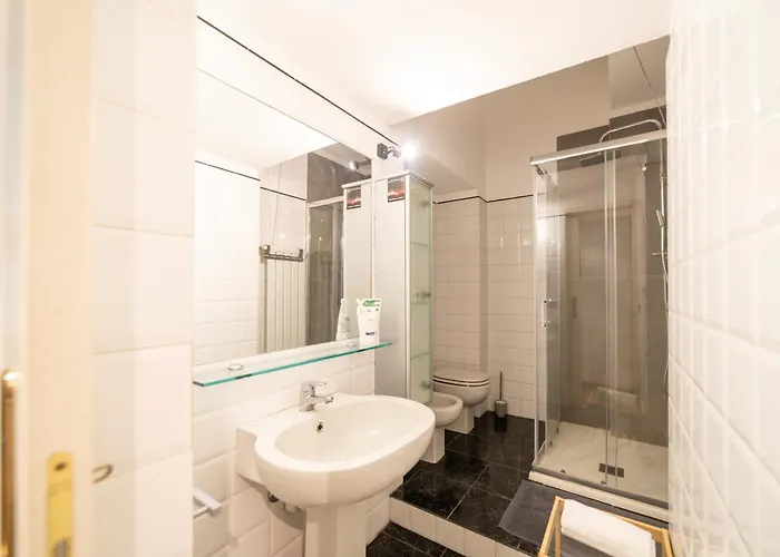 Quiet In Porta Venezia Apartment