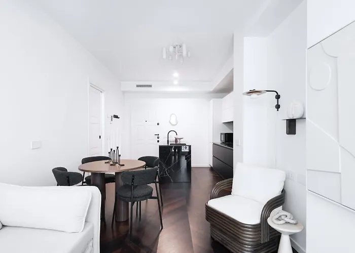 Appartamento Easylife - Terrazzo, Wellness, A 10 Min Dal Duomo Milano