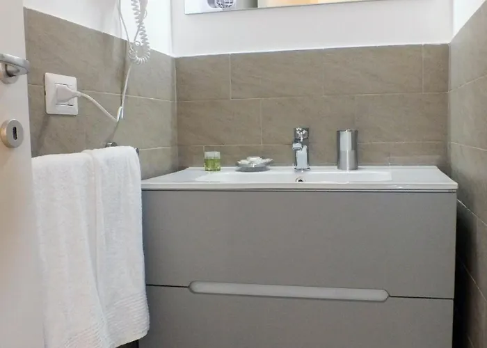 بي بي هوتيلز فيسكونتي الفندقية 4*