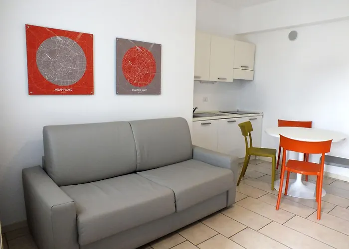 بي بي هوتيلز فيسكونتي الفندقية 4*