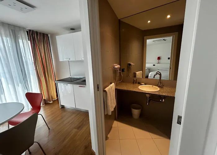 Apartahotel Bb Isola 4*