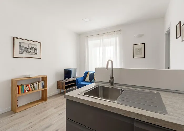 Tadino Ai Giardini Indro Montanelli By Halldis Apartament Mediolan