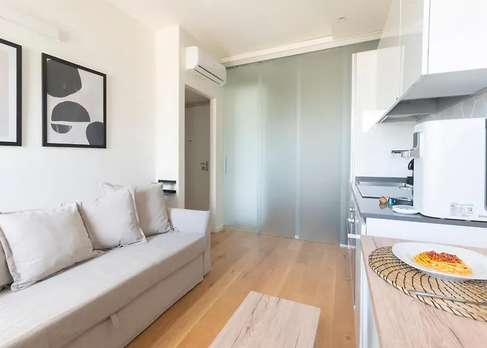 Modern & Stylish Near Isola & Station * 밀라노