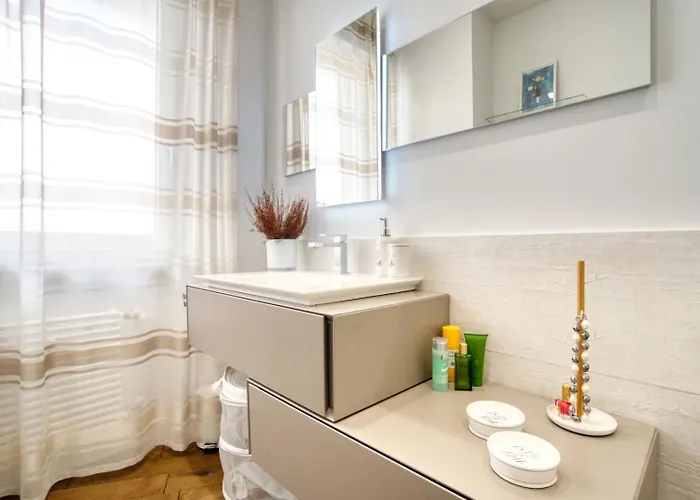 Guesthost - White Flat Bilo Di Design De Angeli *